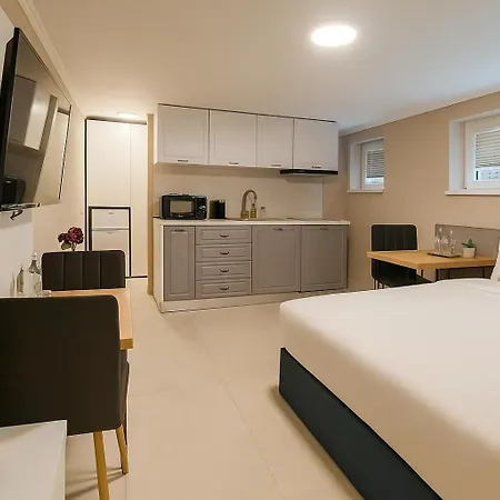 7-17 Arena Hotel apartamentowy *