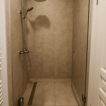 Apartments 7-17 Arena Central Suites 4*