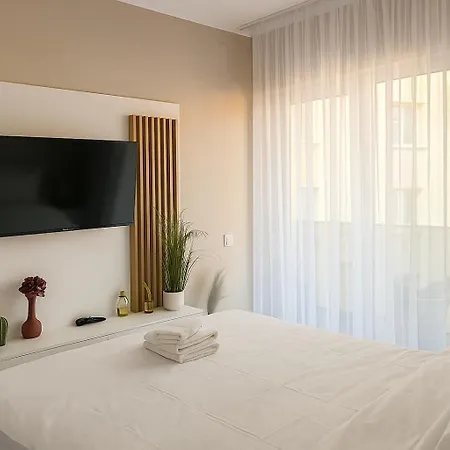 Apartments 7-17 Arena Central Suites 4*